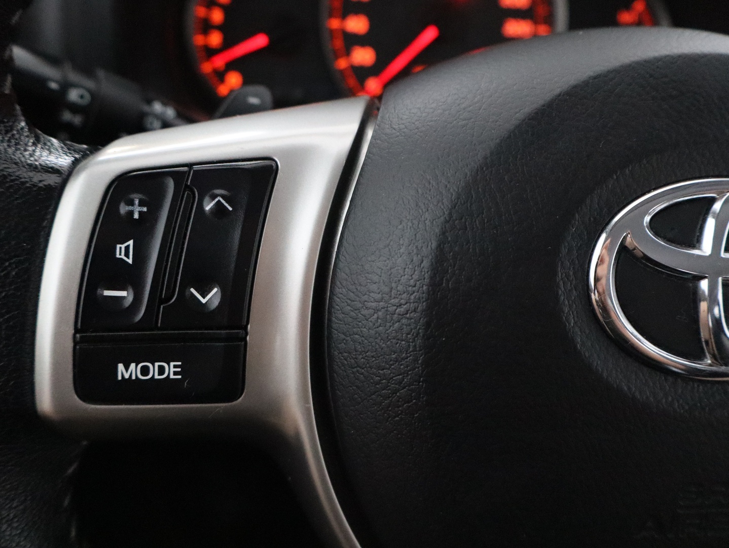 TOYOTA Yaris 2014