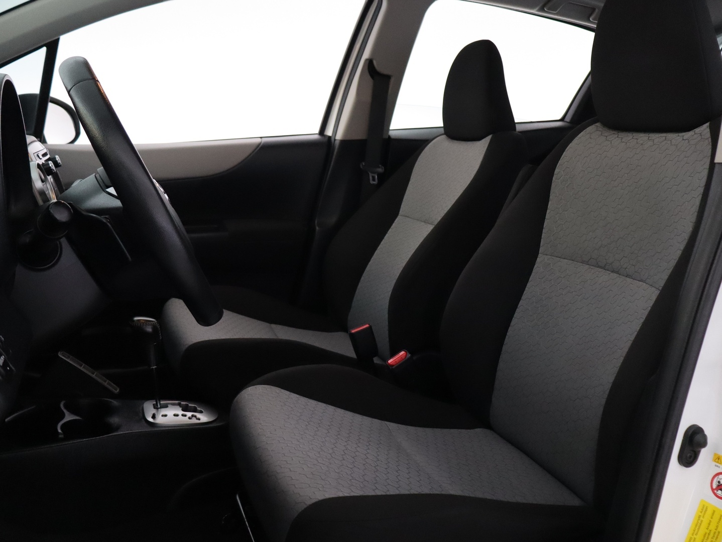 TOYOTA Yaris 2014