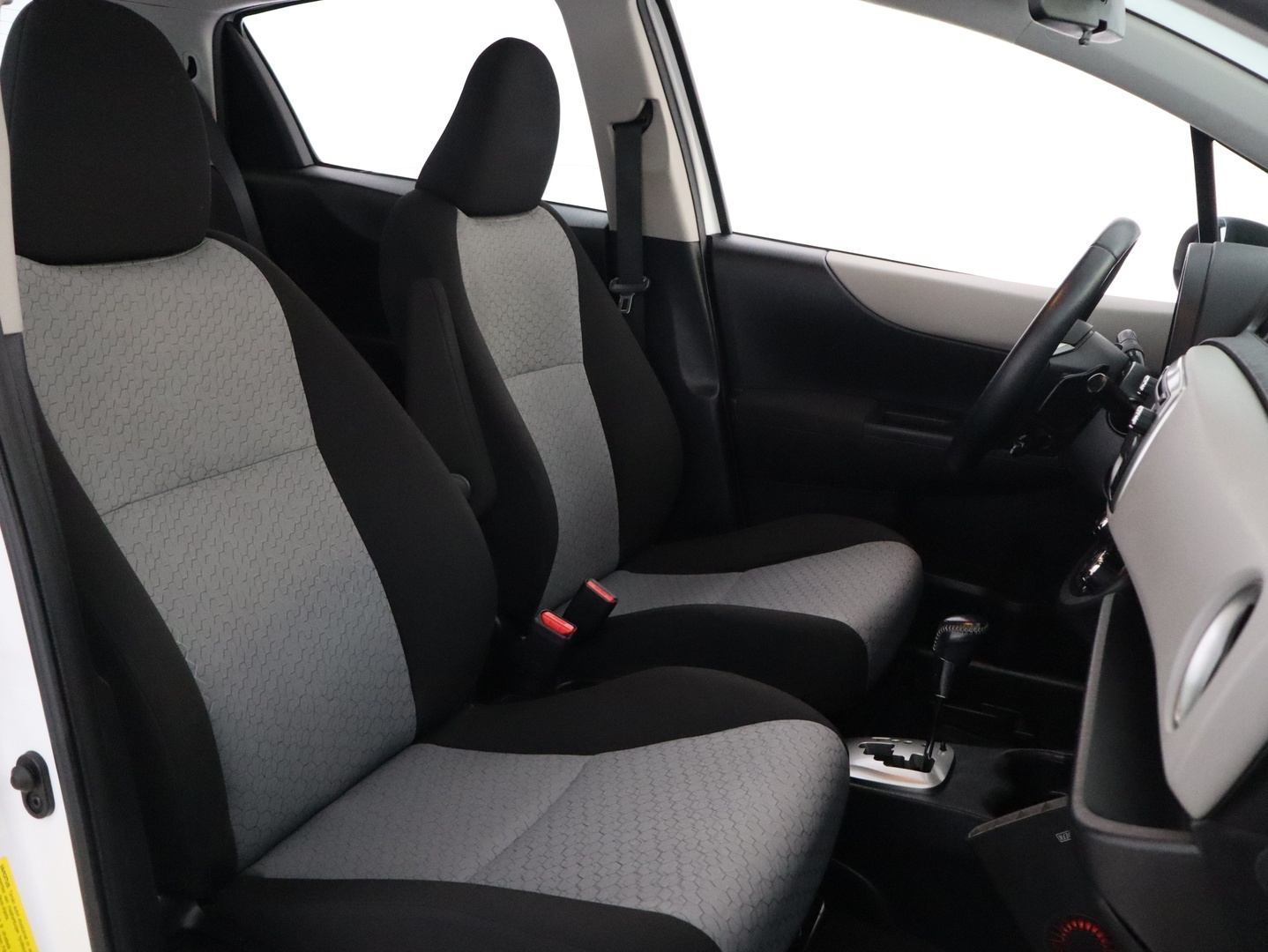 TOYOTA Yaris 2014