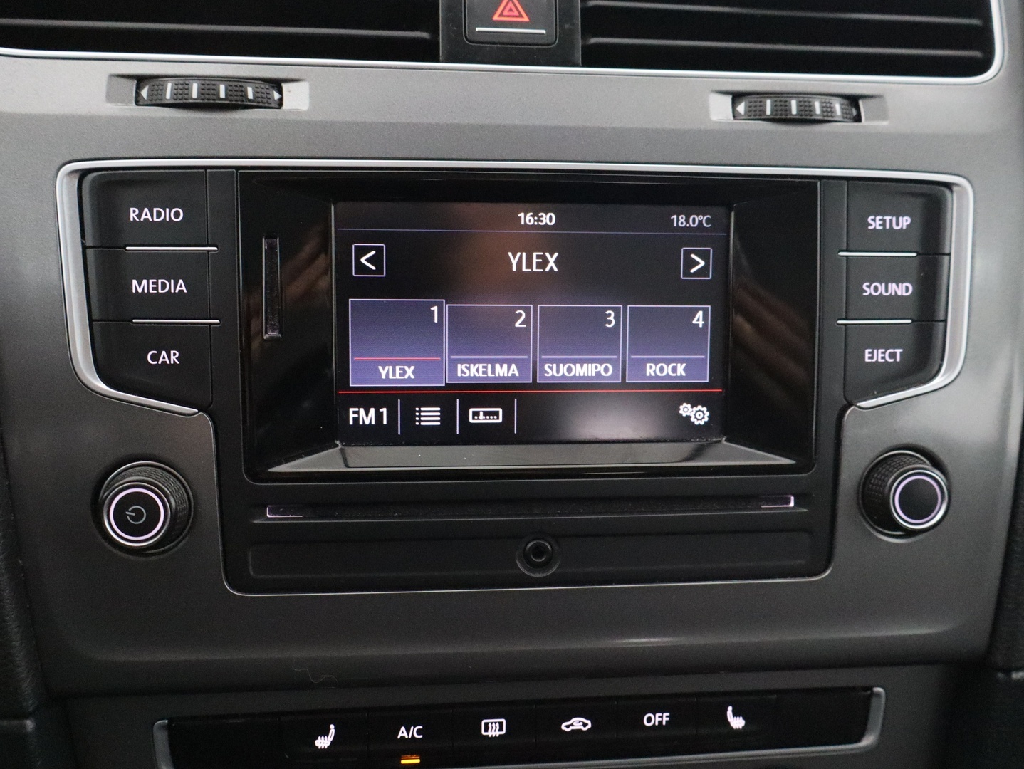 VOLKSWAGEN Golf 2014