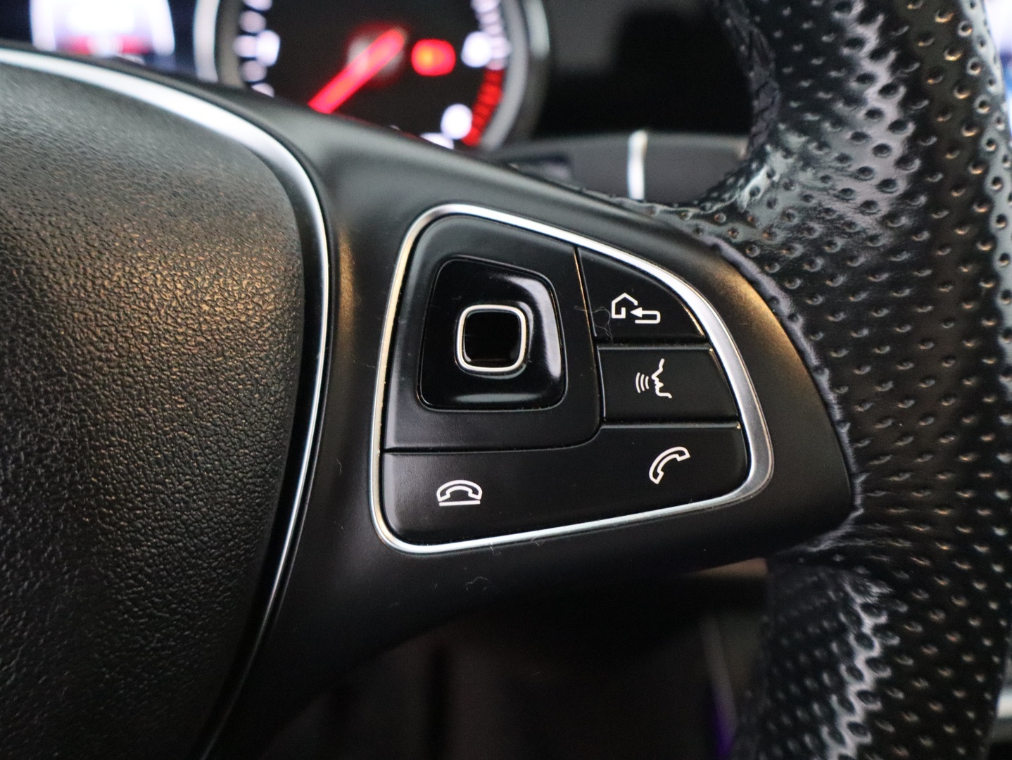 MERCEDES-BENZ E 2016