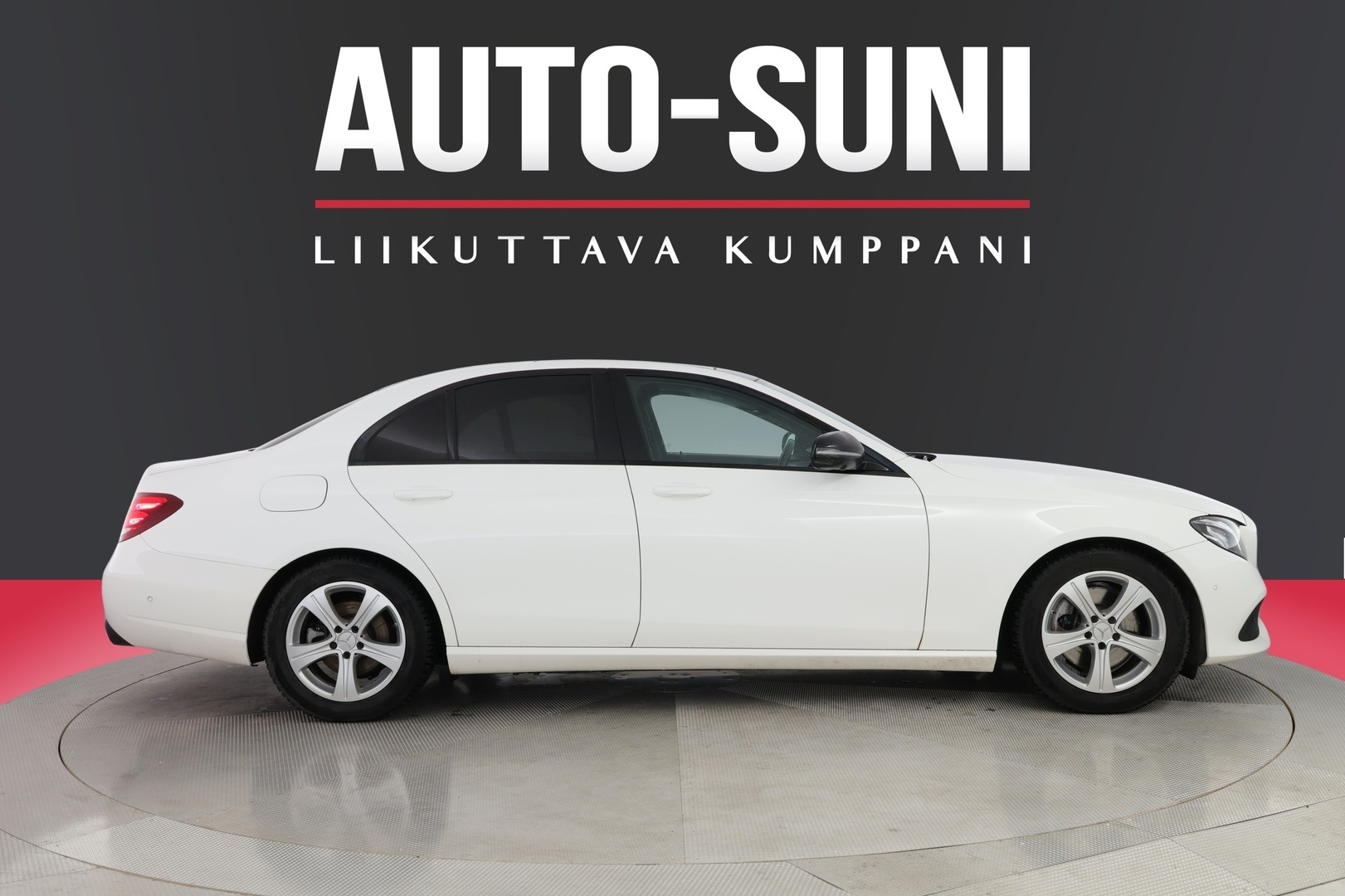 MERCEDES-BENZ E 2016