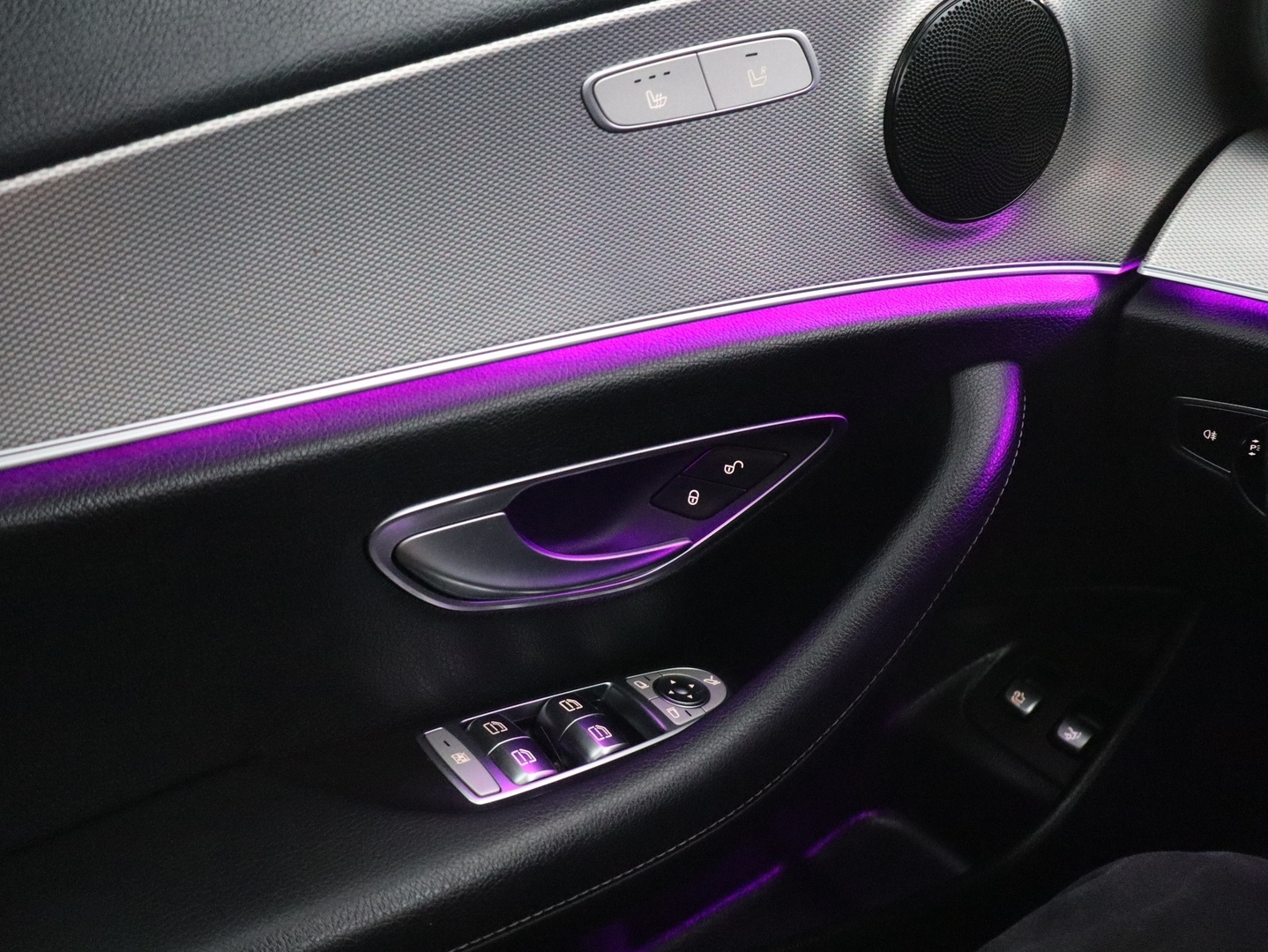 MERCEDES-BENZ E 2016