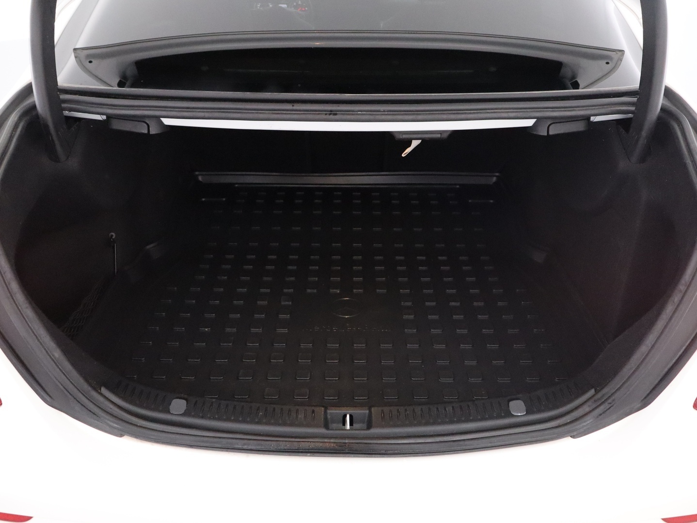 MERCEDES-BENZ E 2016