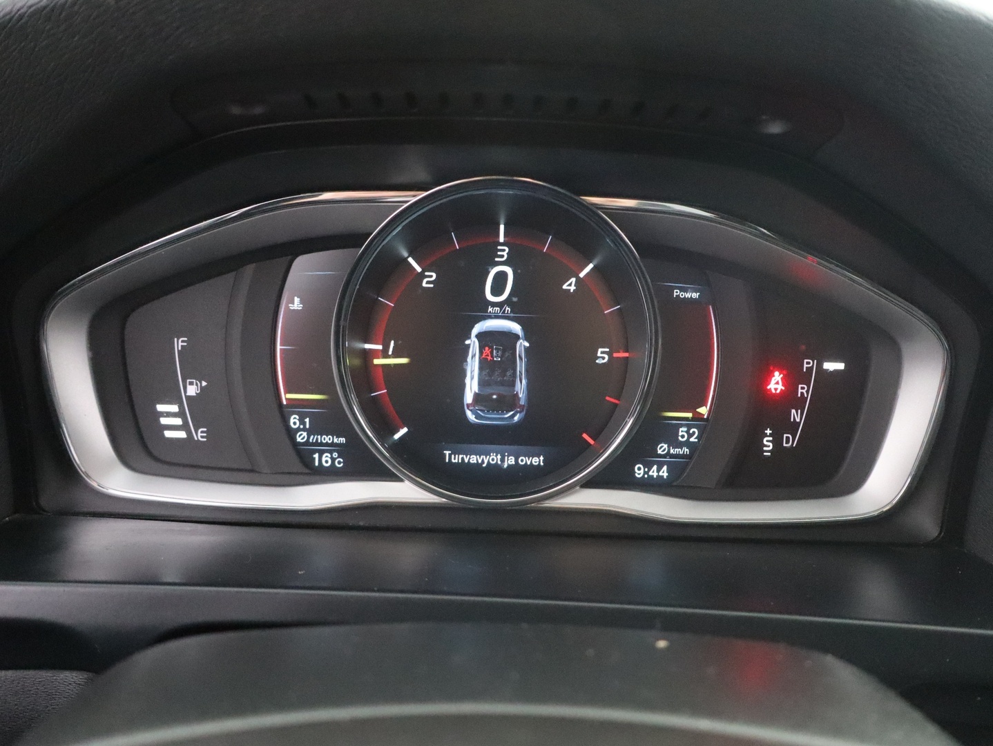 VOLVO V60 2015