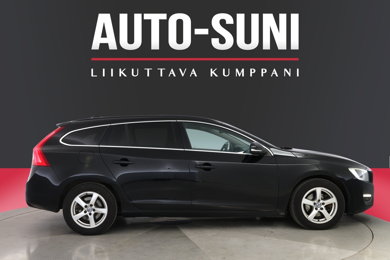 VOLVO V60 2015