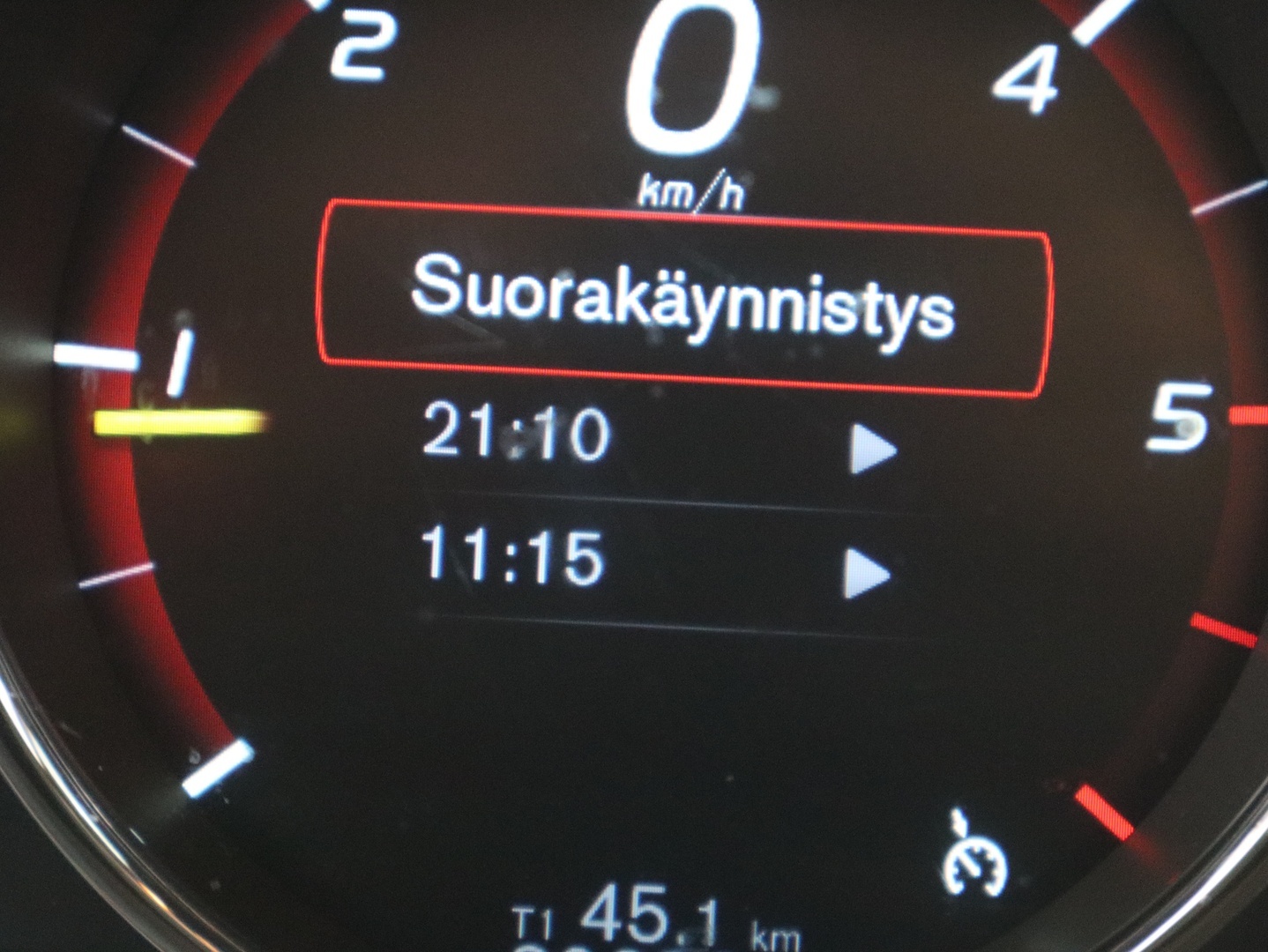 VOLVO V60 2015