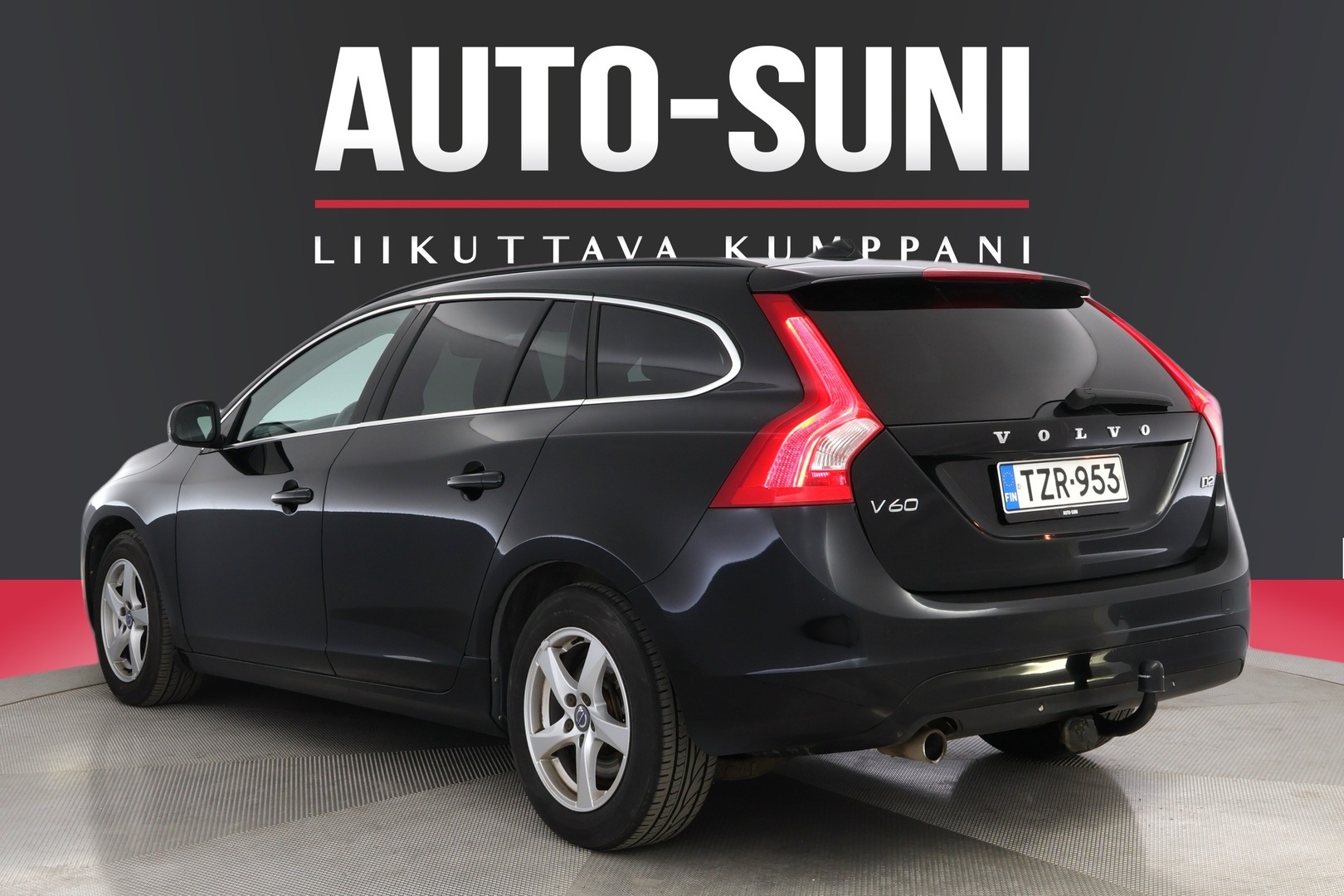 VOLVO V60 2015