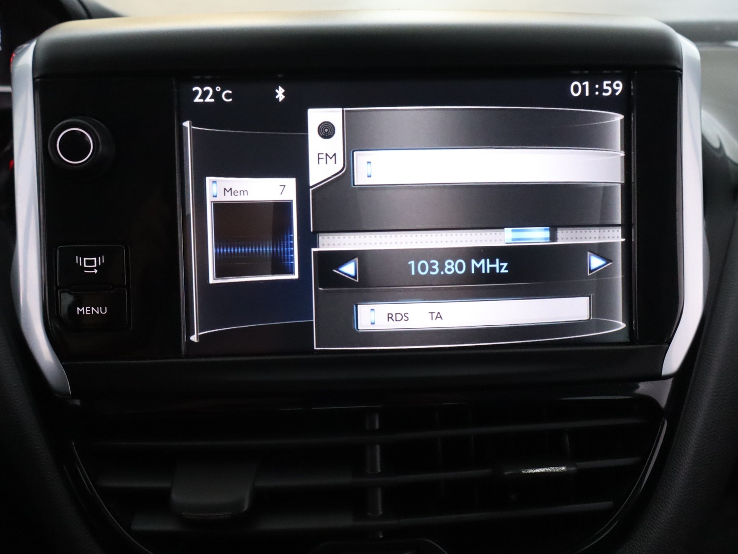 PEUGEOT 208 2012