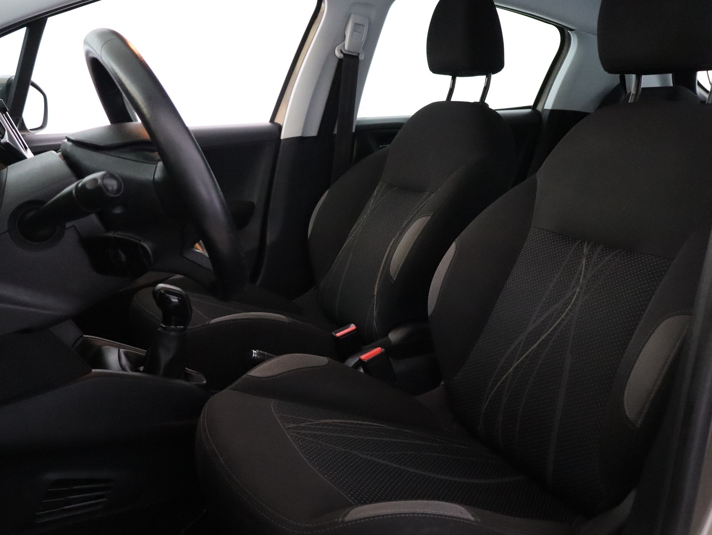 PEUGEOT 208 2012