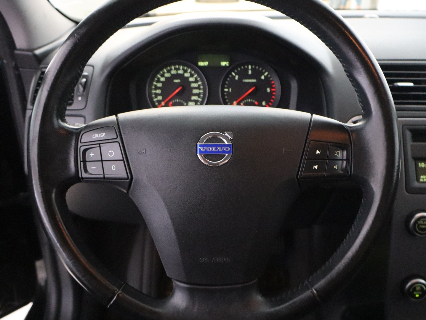 VOLVO V50 2010