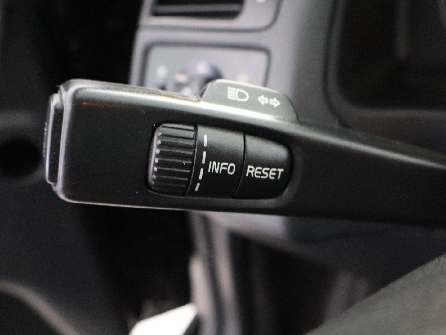 VOLVO V50 2010