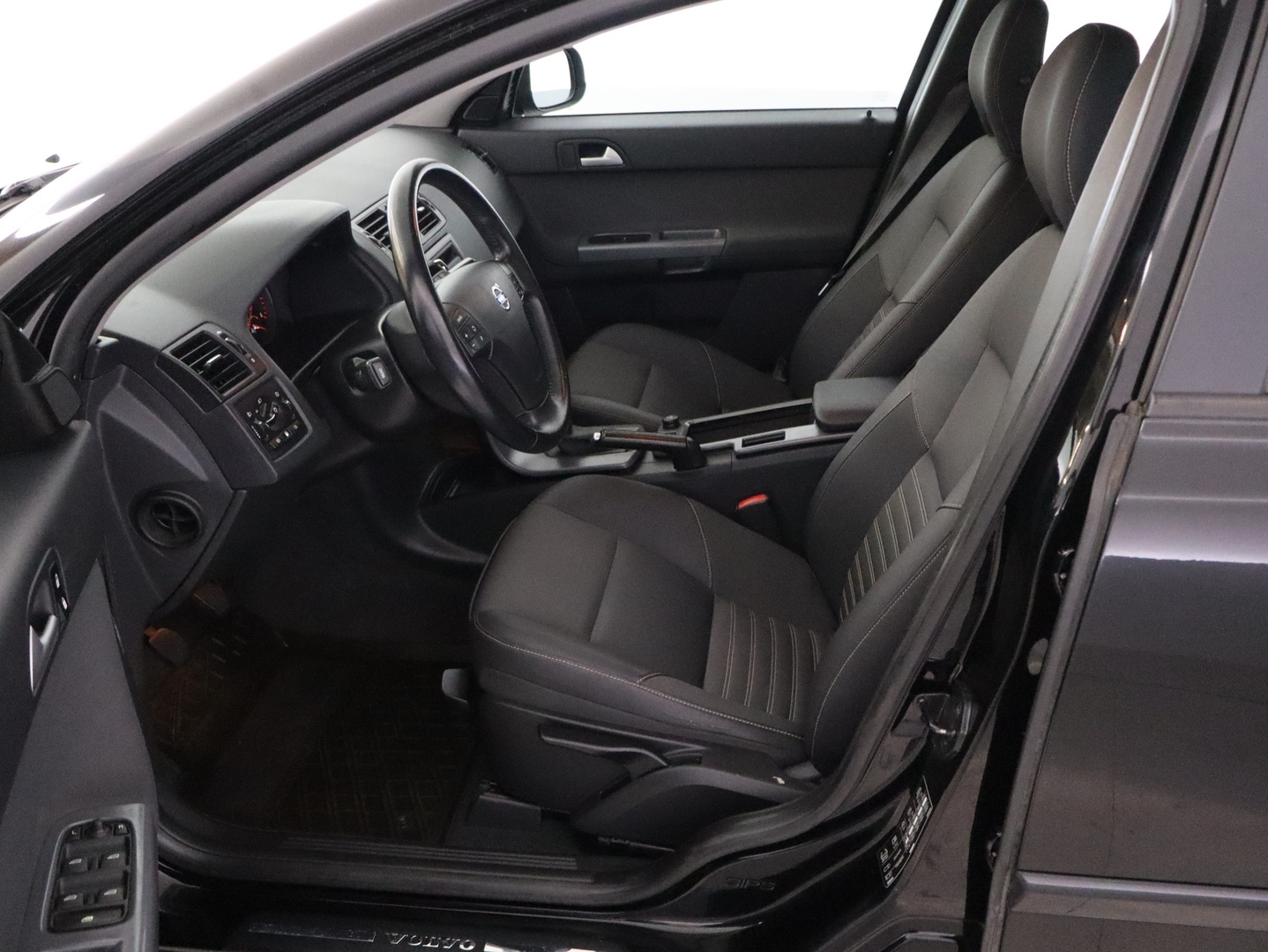 VOLVO V50 2010