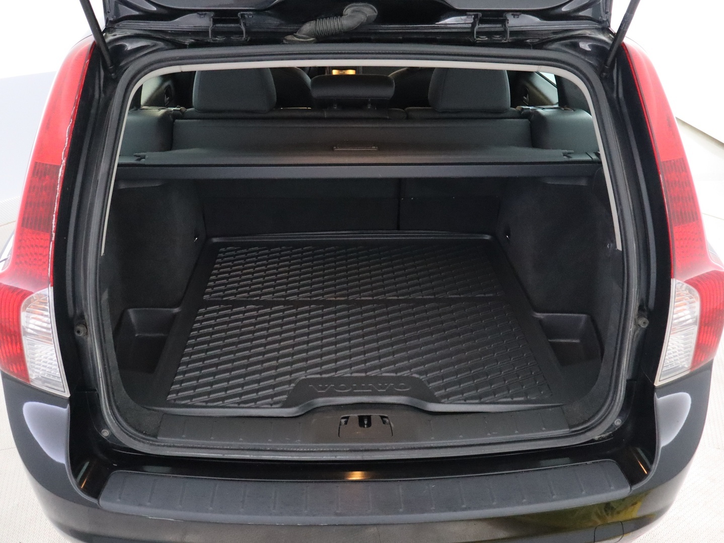 VOLVO V50 2010
