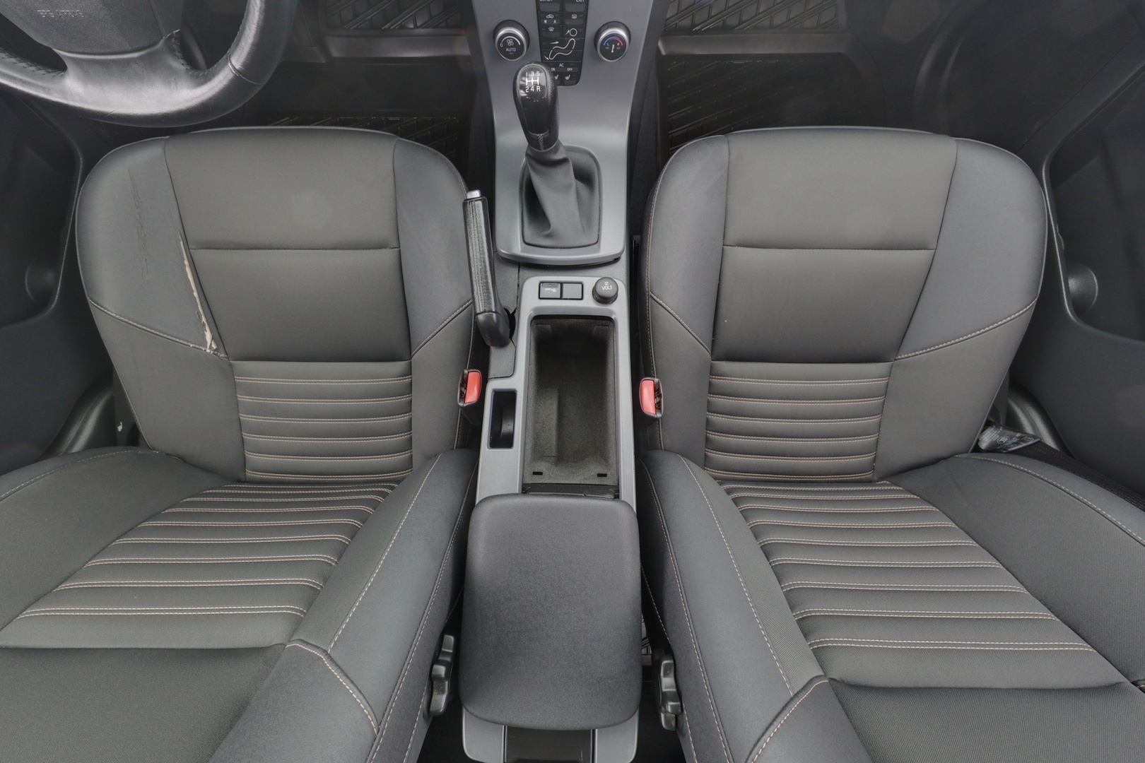 VOLVO V50 2010