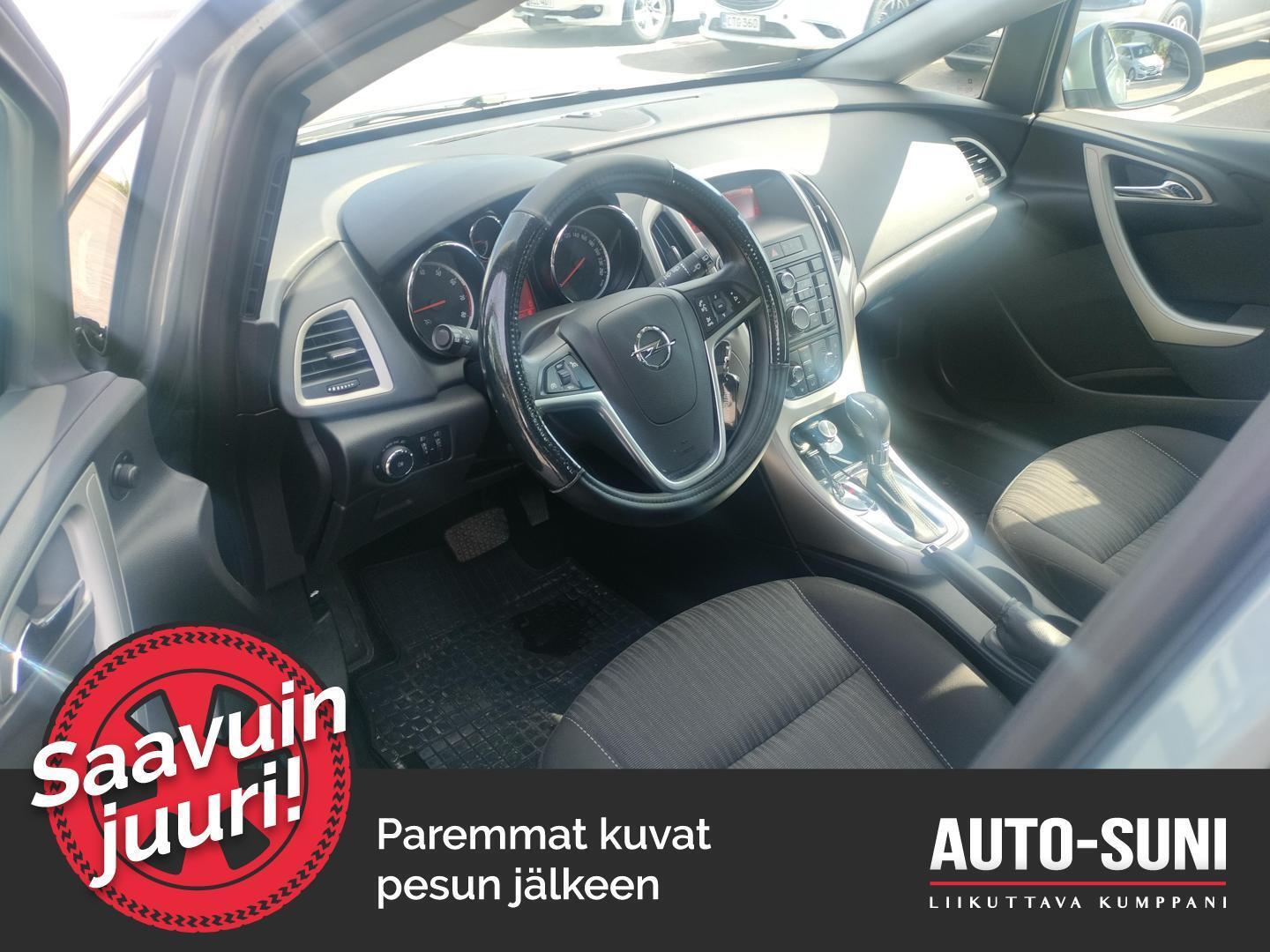 OPEL Astra 2011