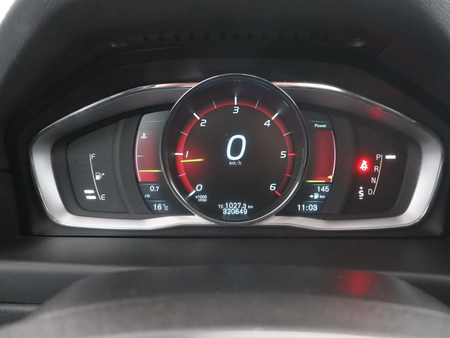 VOLVO V70 2014