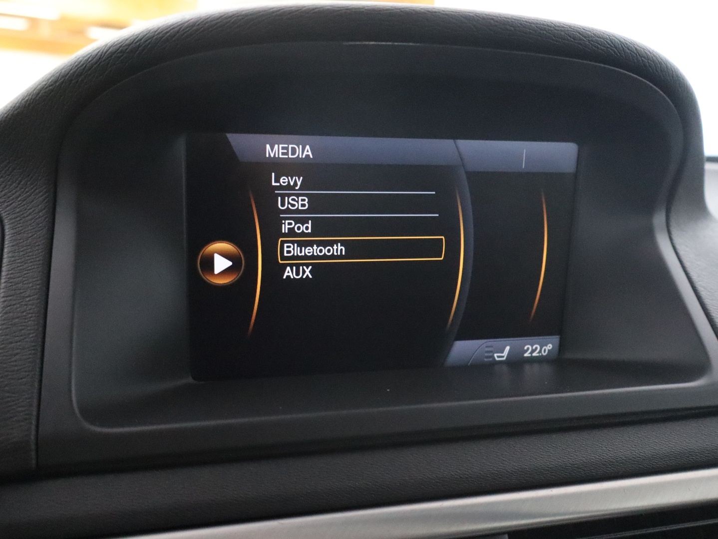 VOLVO V70 2014