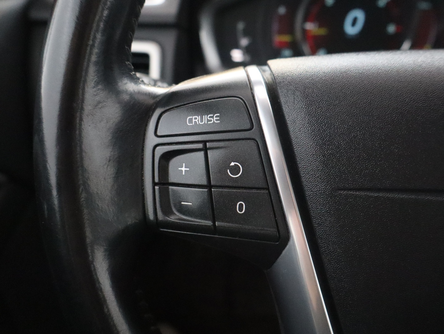 VOLVO V70 2014