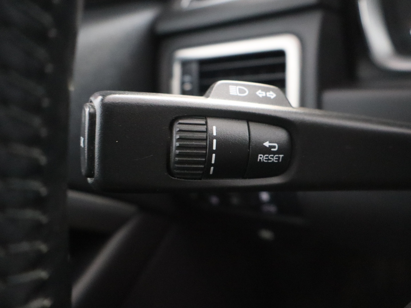VOLVO V70 2014