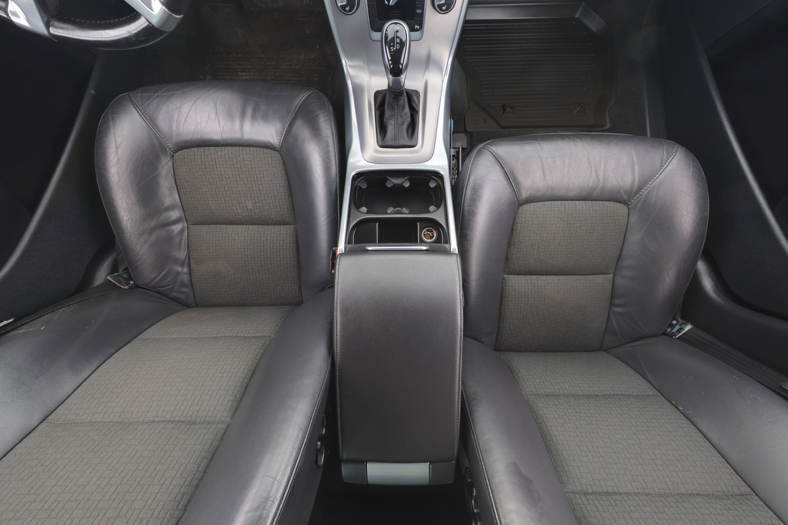 VOLVO V70 2014