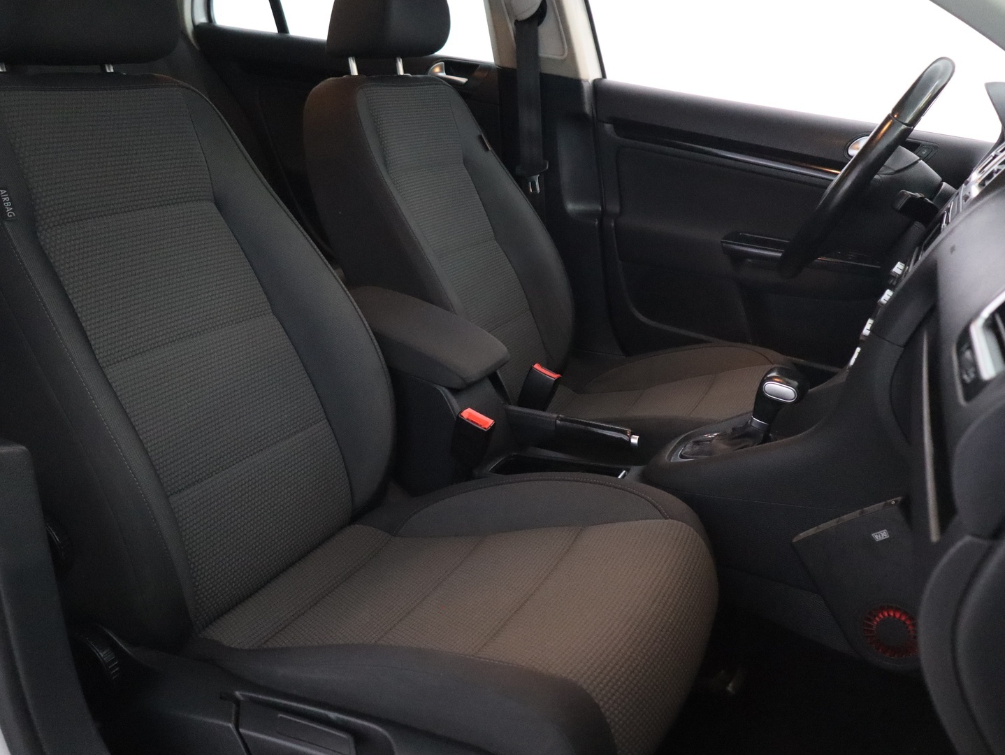 VOLKSWAGEN Golf 2010
