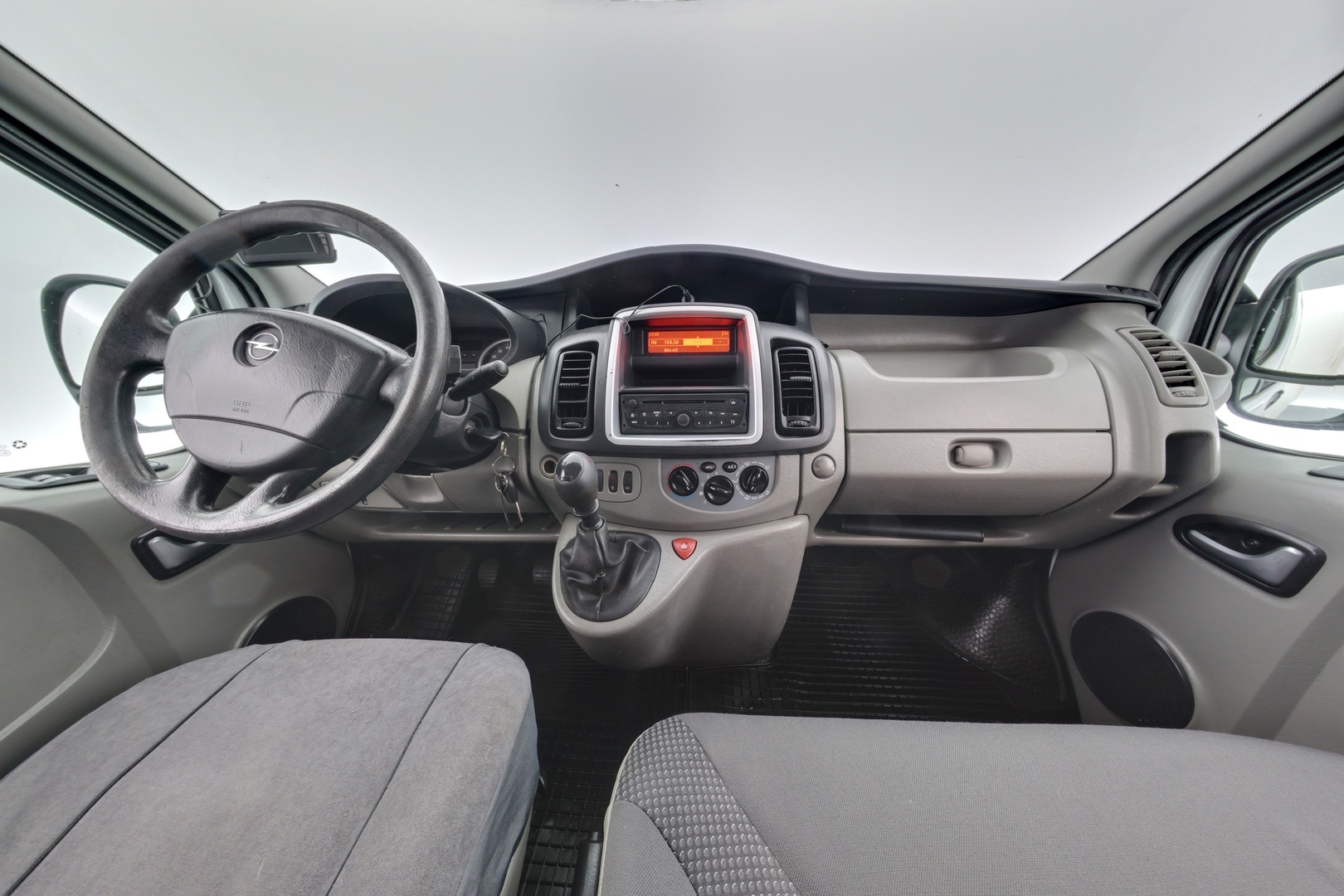 OPEL Vivaro 2011