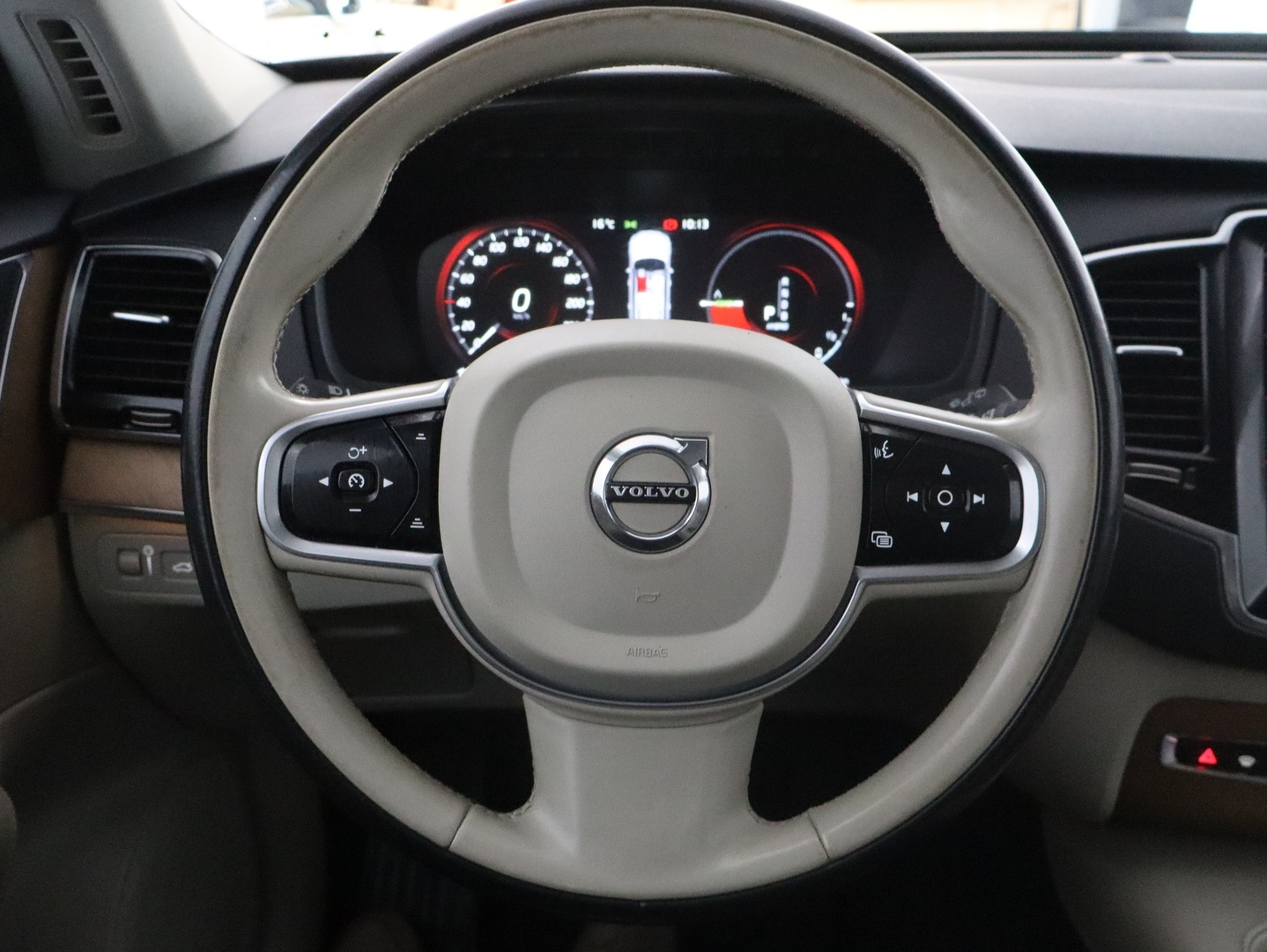VOLVO XC90 2016
