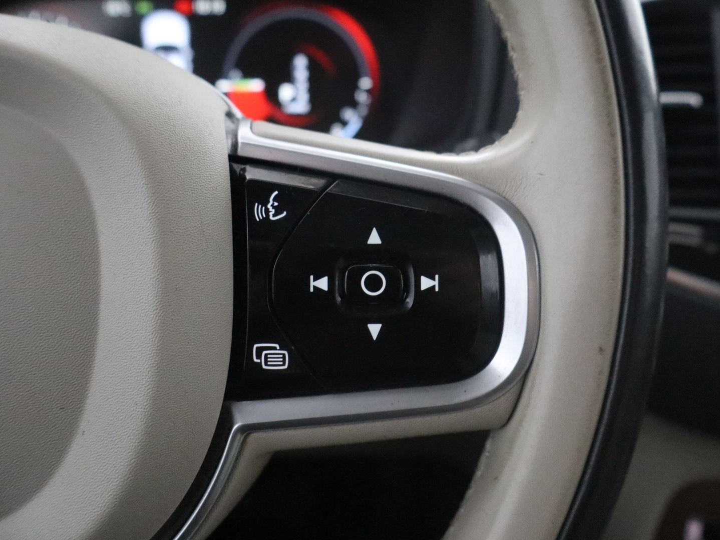 VOLVO XC90 2016