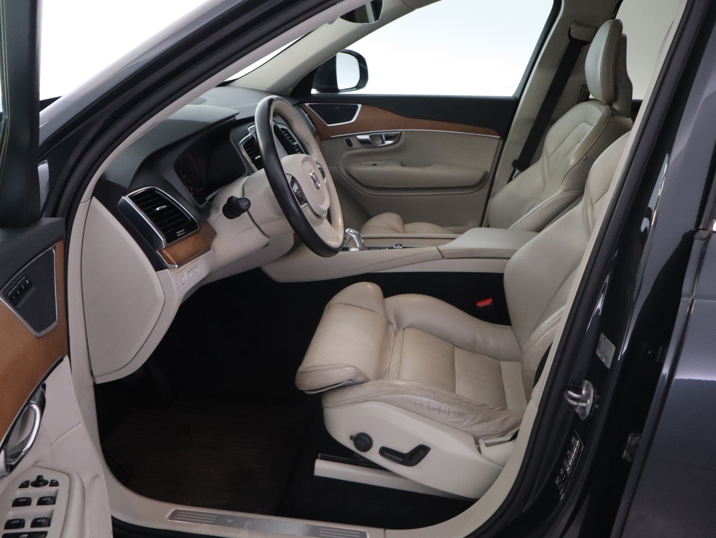 VOLVO XC90 2016