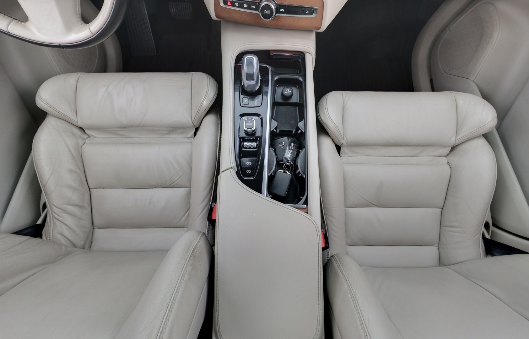 VOLVO XC90 2016