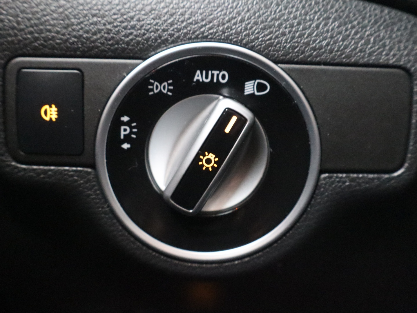MERCEDES-BENZ GLA 2014