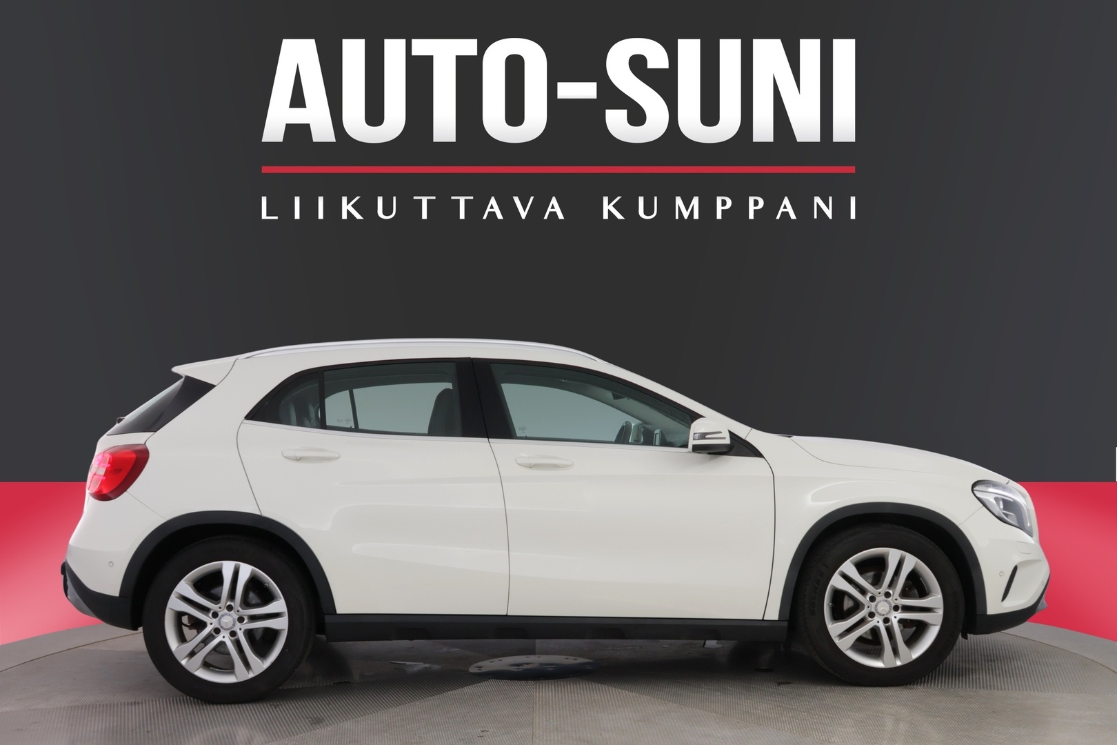 MERCEDES-BENZ GLA 2014