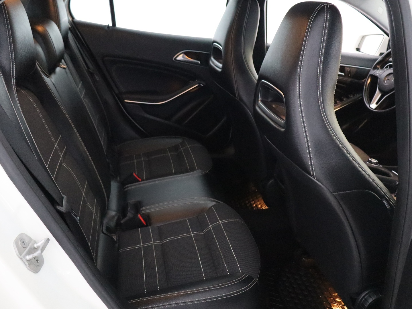 MERCEDES-BENZ GLA 2014