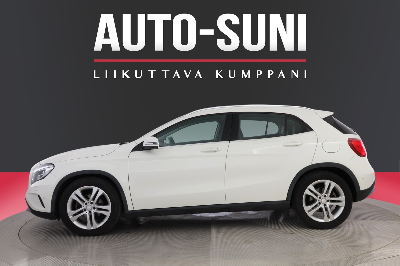 MERCEDES-BENZ GLA 2014