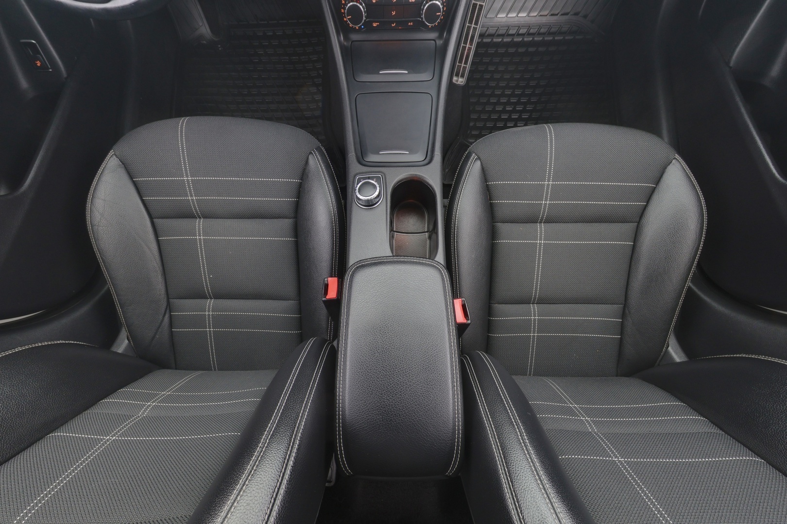 MERCEDES-BENZ GLA 2014