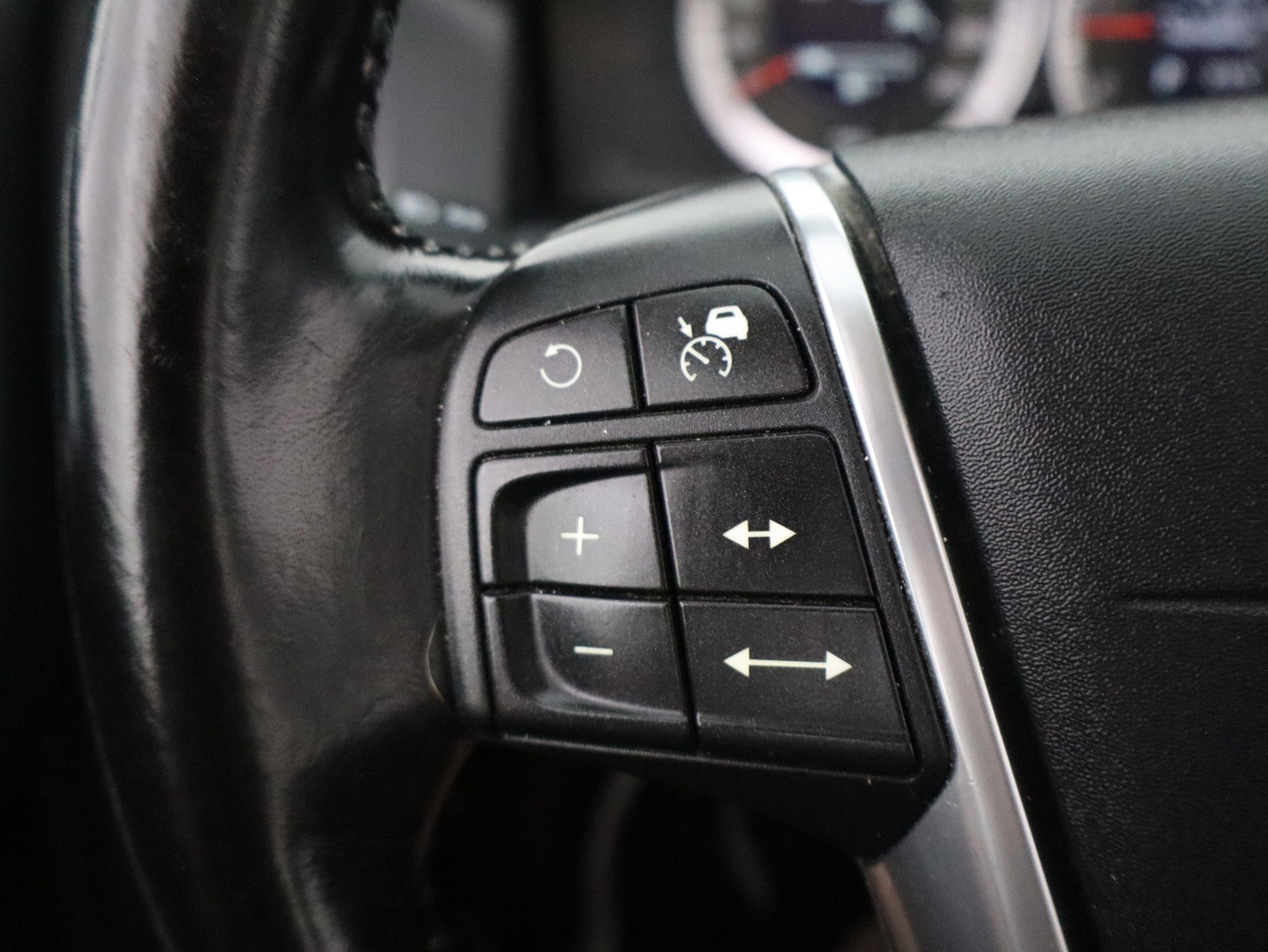 VOLVO XC60 2011