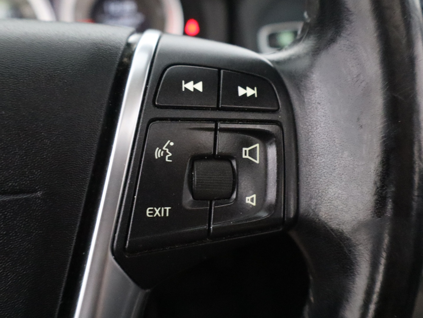 VOLVO XC60 2011