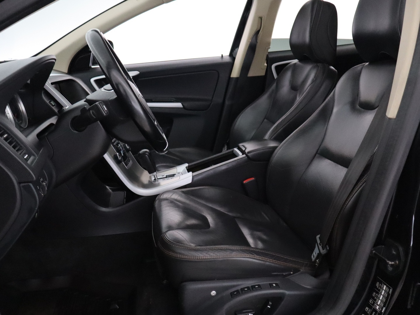 VOLVO XC60 2011