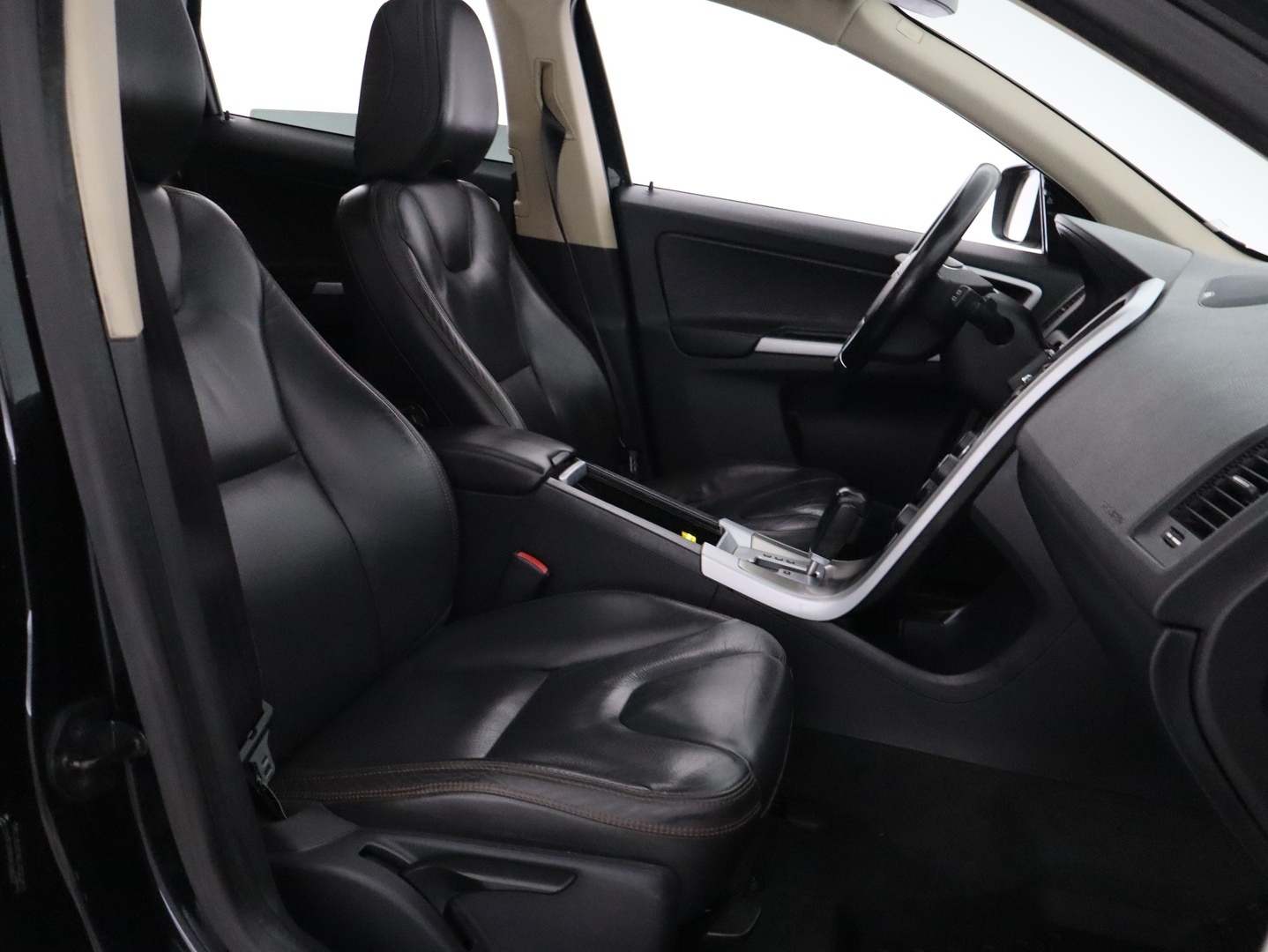 VOLVO XC60 2011