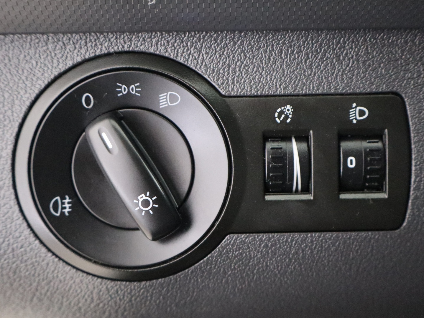VOLKSWAGEN Caddy 2011