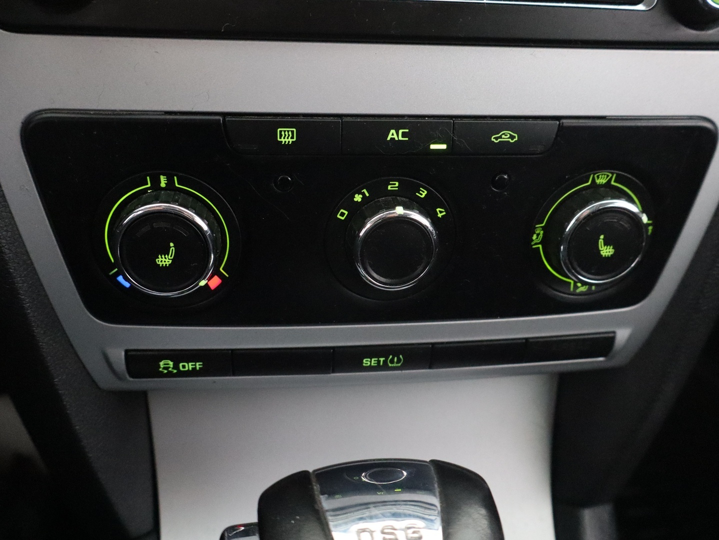 SKODA Octavia 2011