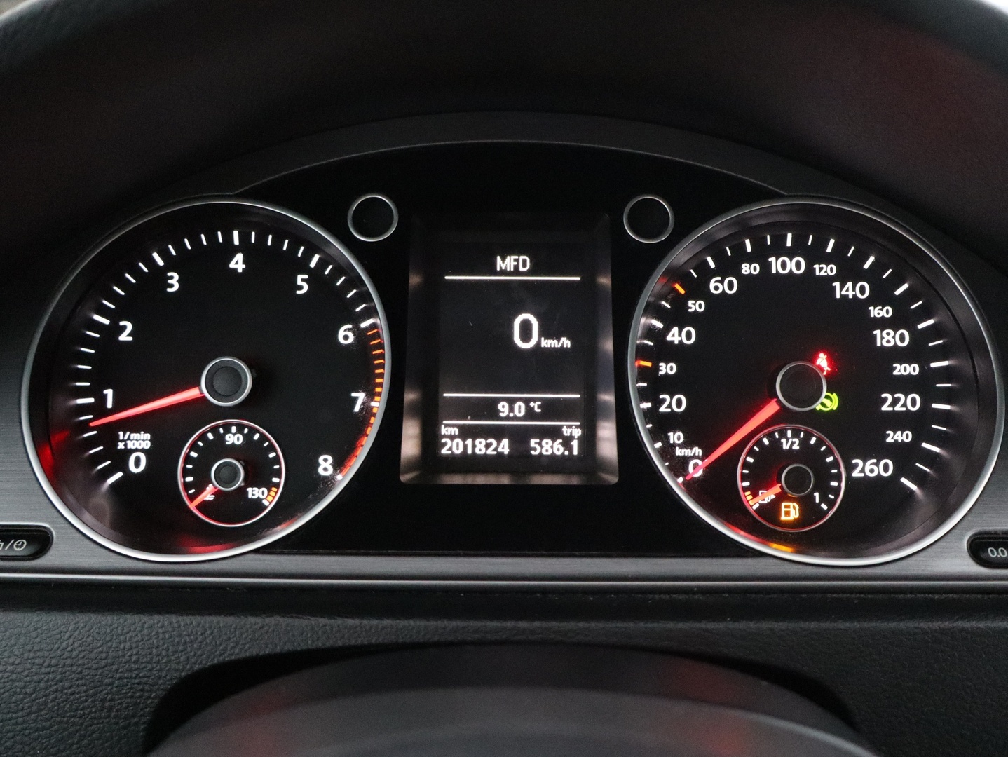 VOLKSWAGEN Passat 2014