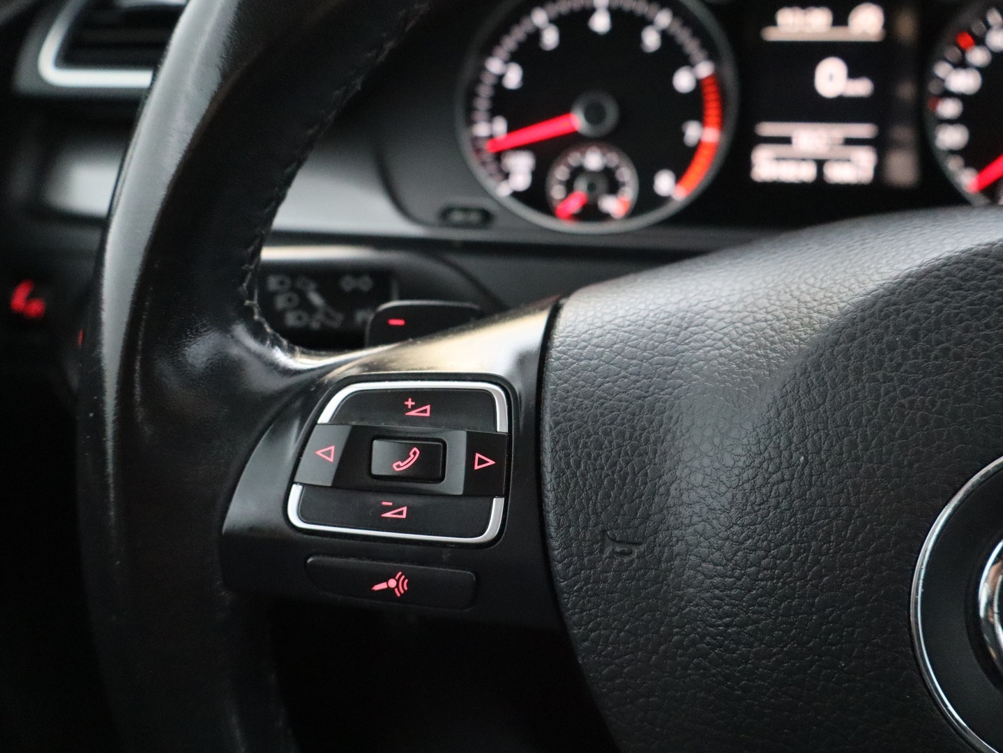 VOLKSWAGEN Passat 2014