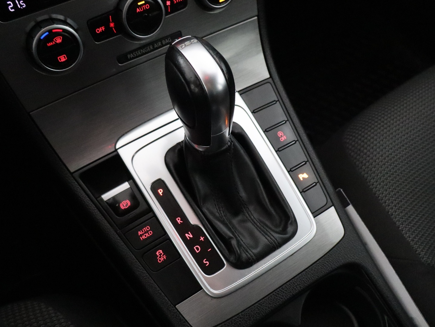 VOLKSWAGEN Passat 2014