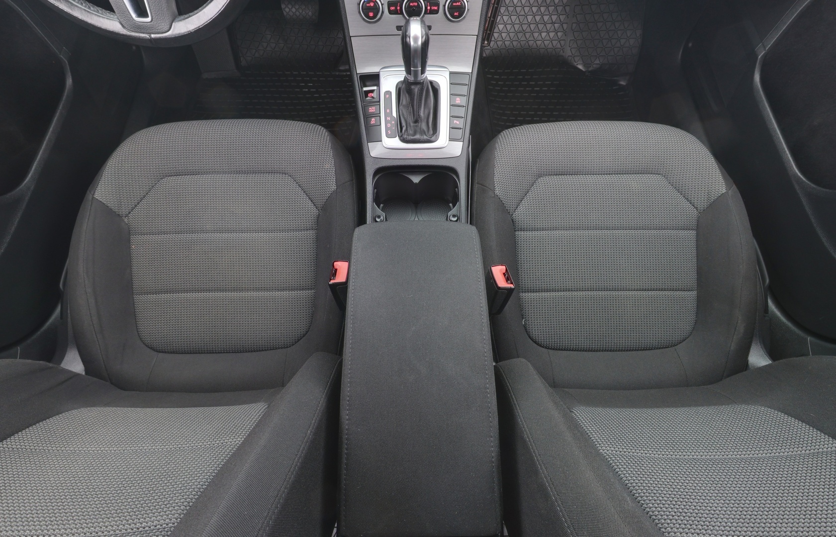 VOLKSWAGEN Passat 2014