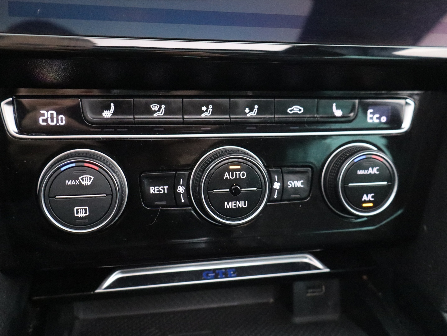 VOLKSWAGEN Passat 2017