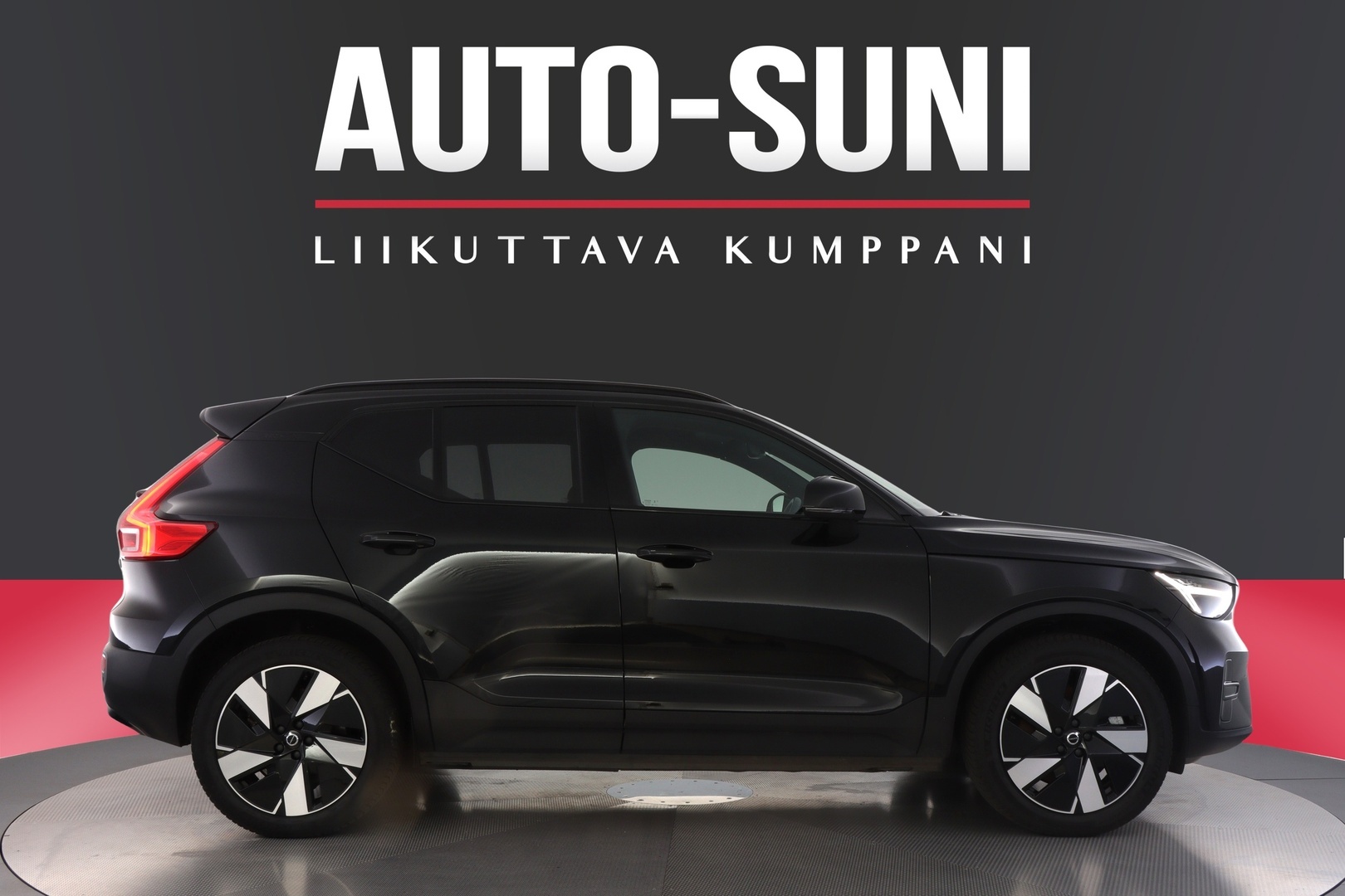 VOLVO XC40 2024