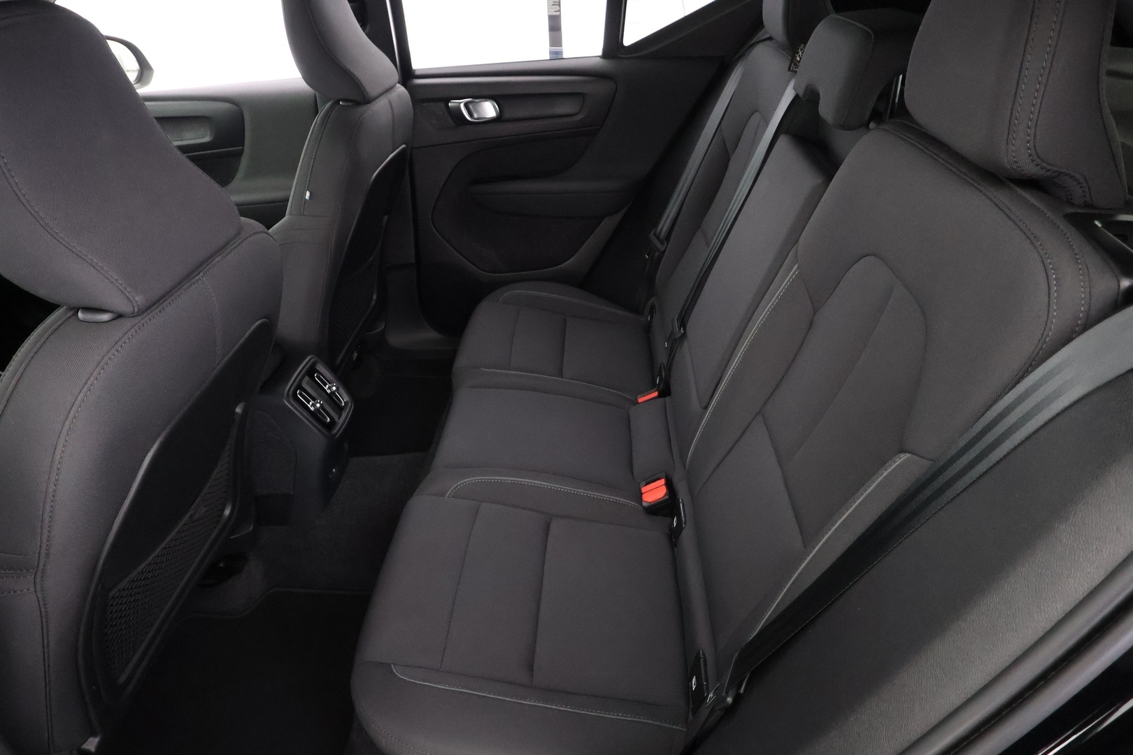 VOLVO XC40 2024