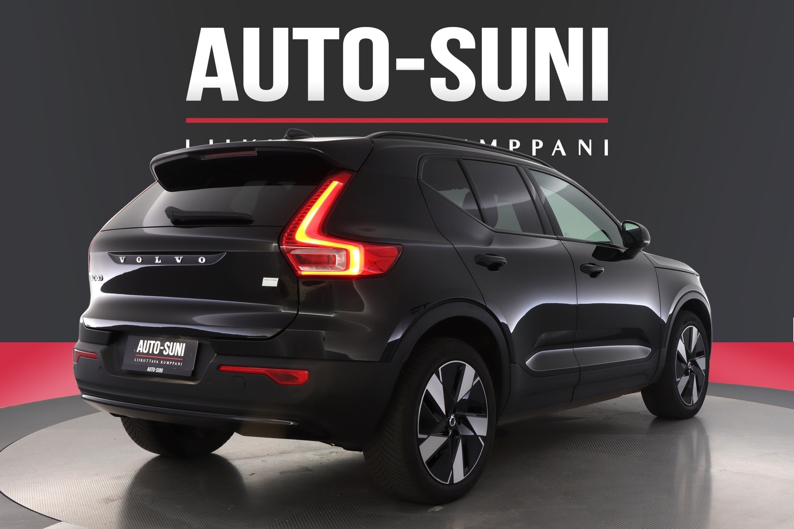 VOLVO XC40 2024